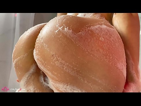 ❤️ Brunetka masturbuje kundičku s vibrátorom až do intenzívneho orgazmu v sprche ❌ Porno na sk.osagoassist.ru